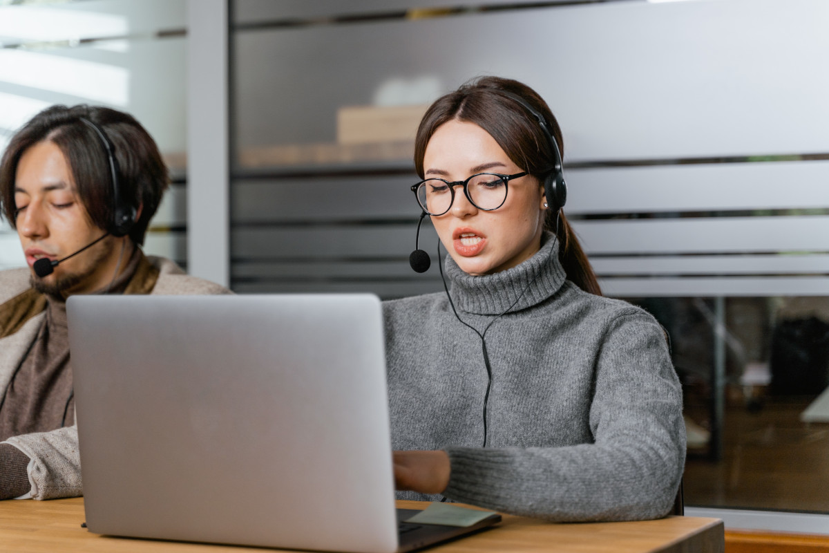 Contact Center Female Worker